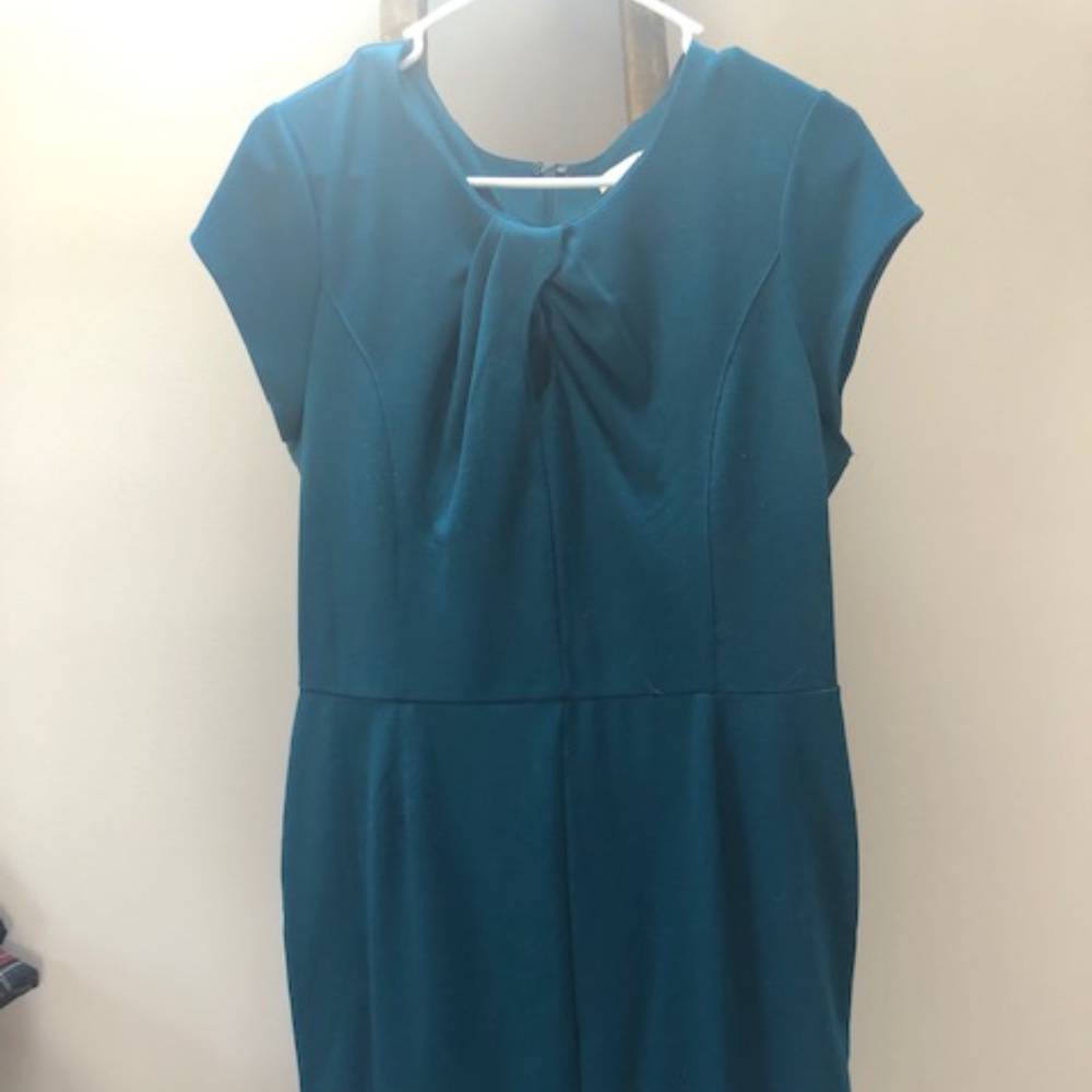 Banana Republic Keyhole dress
